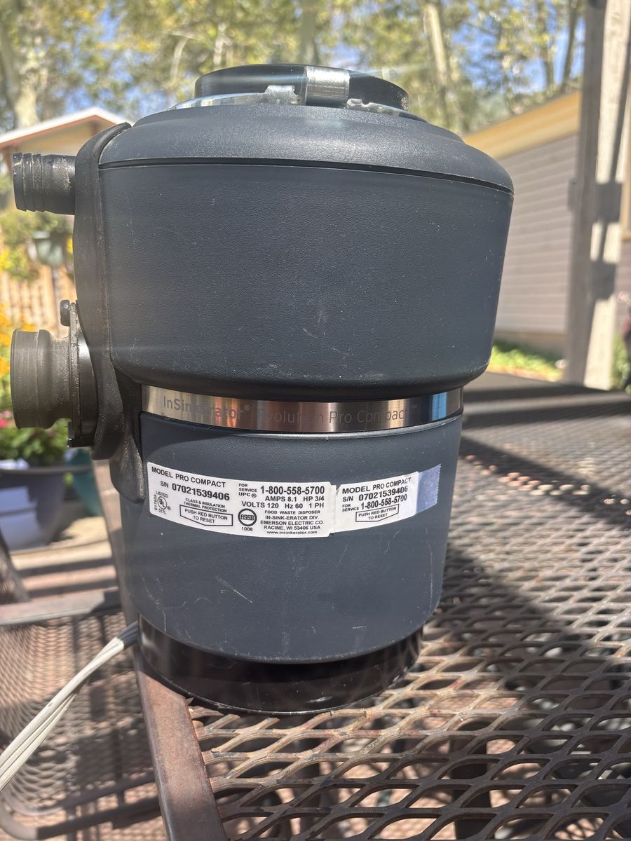 InSinkErator Evolution Pro Compact 3/4 HP Garbage Disposal