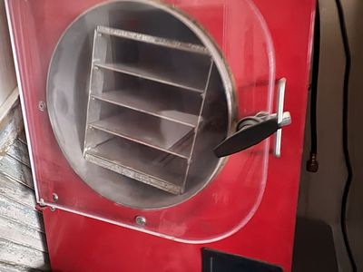 Medium harvest right freeze dryer with pump