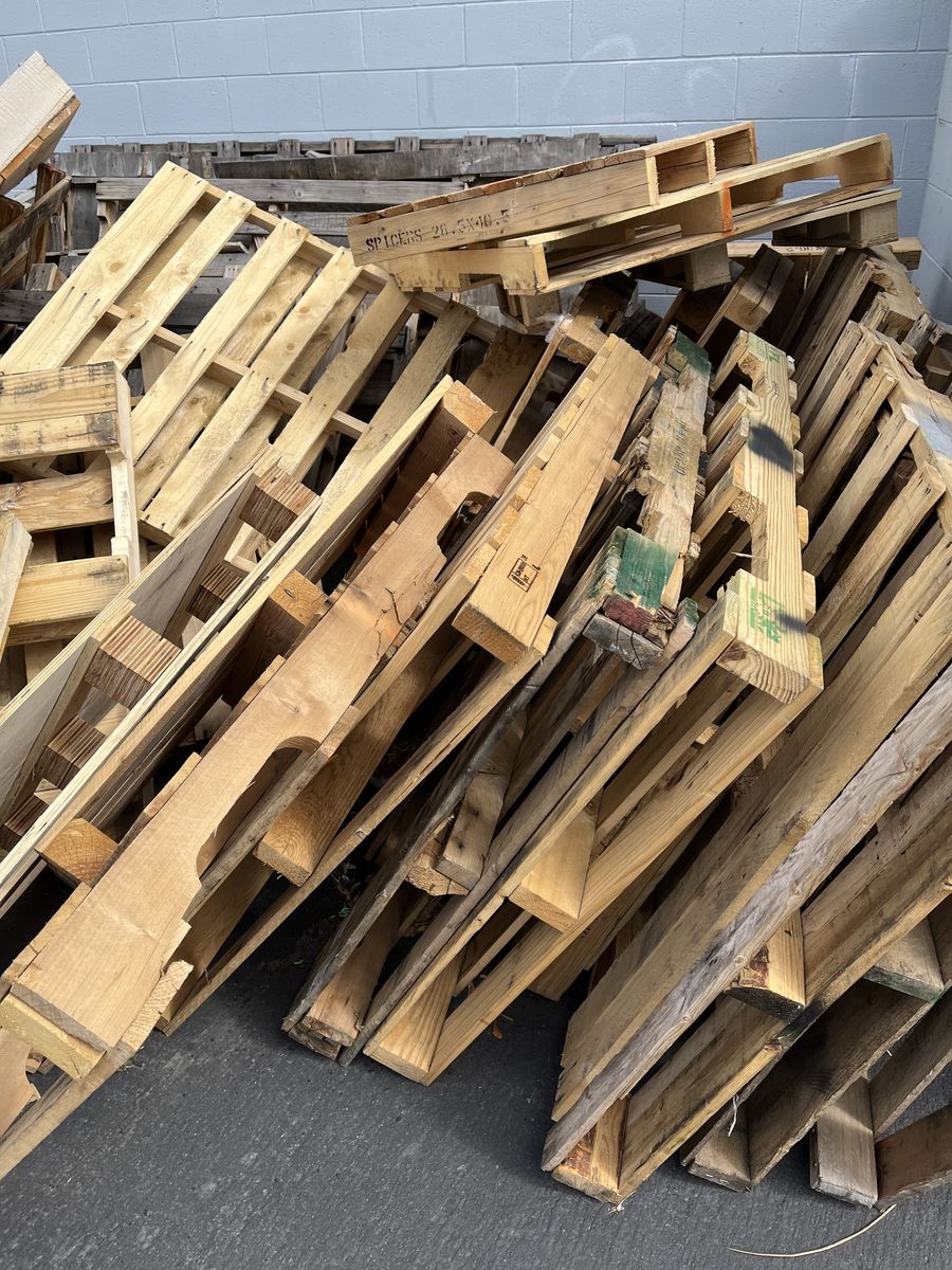FREE PALLETS