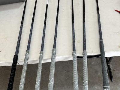 Cleveland Luncher Golf Clubs - P,4,5,6,7,8,9