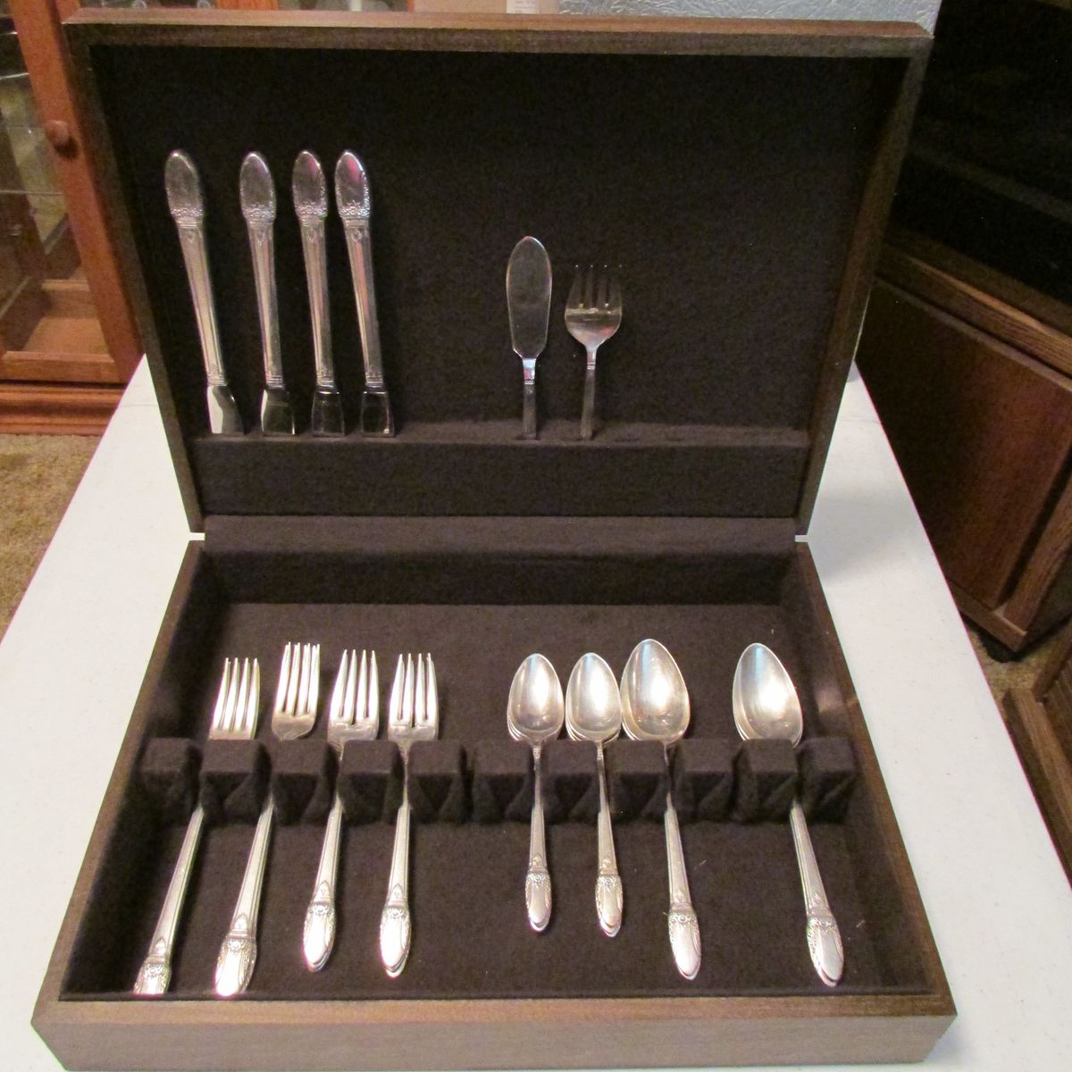 Vtg Rogers Bros. Silverplate Setting for 4 Plus Extras