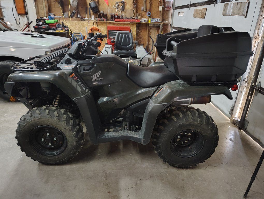 Honda Foreman Rubicon ATV - Black, Ready for Adventure with Cargo Box