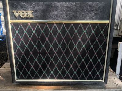 Vox Pathfinder 15R V9168R 15-Watt 1x8 Guitar Combo Amplifier with Reverb & Tremolo
