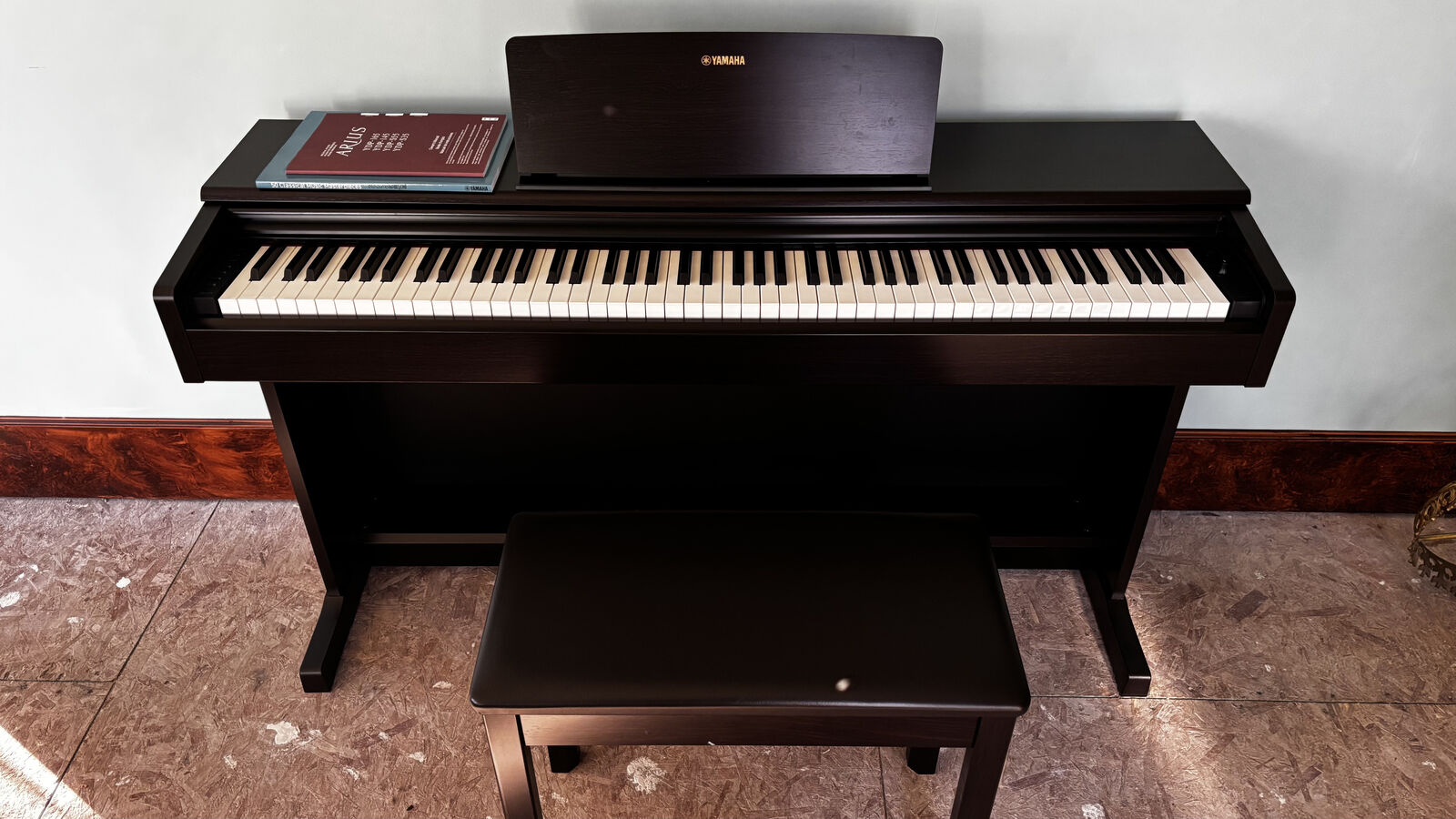 Yamaha Arius YDP-145 (Perfect Condition)