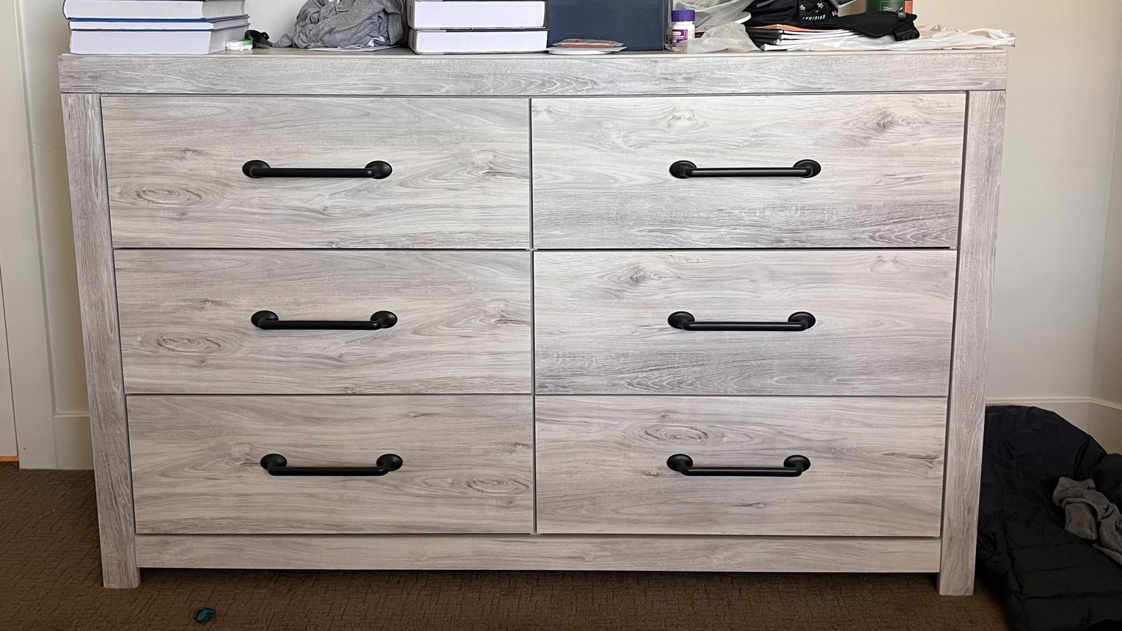 Like-New Bedroom Furniture Set!
