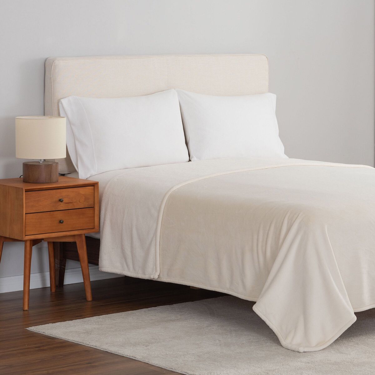 Berkshire Queen Plush Blanket 92 inch x 98 inch 1796290 #103984