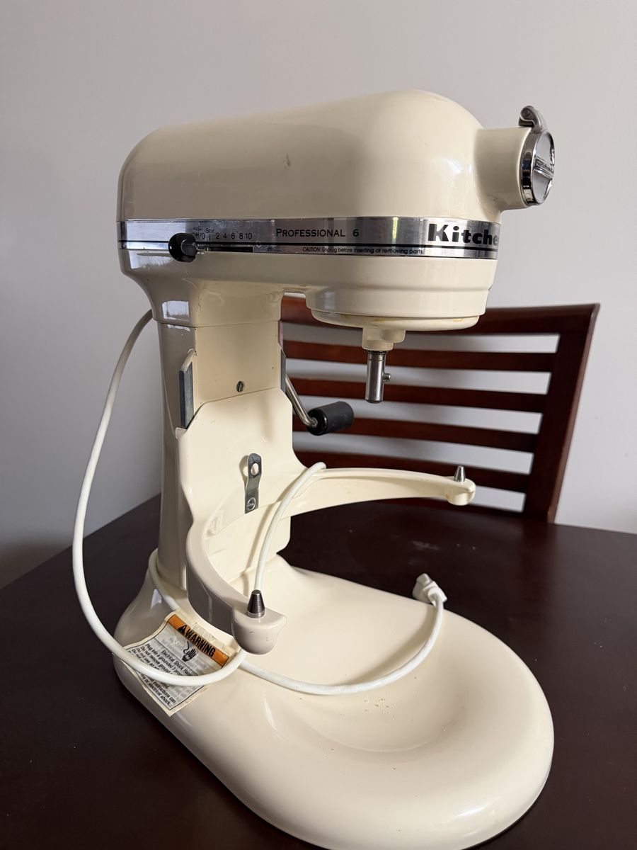 KitchenAid Professional 6, 525-watt stand mixer