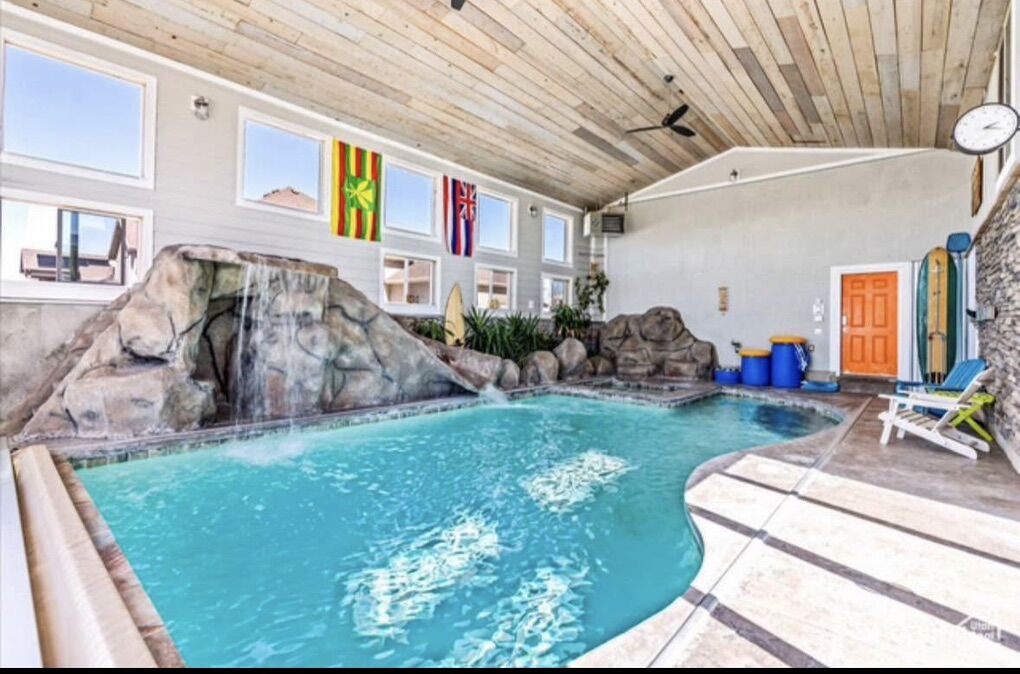 Indoor Pool for rent