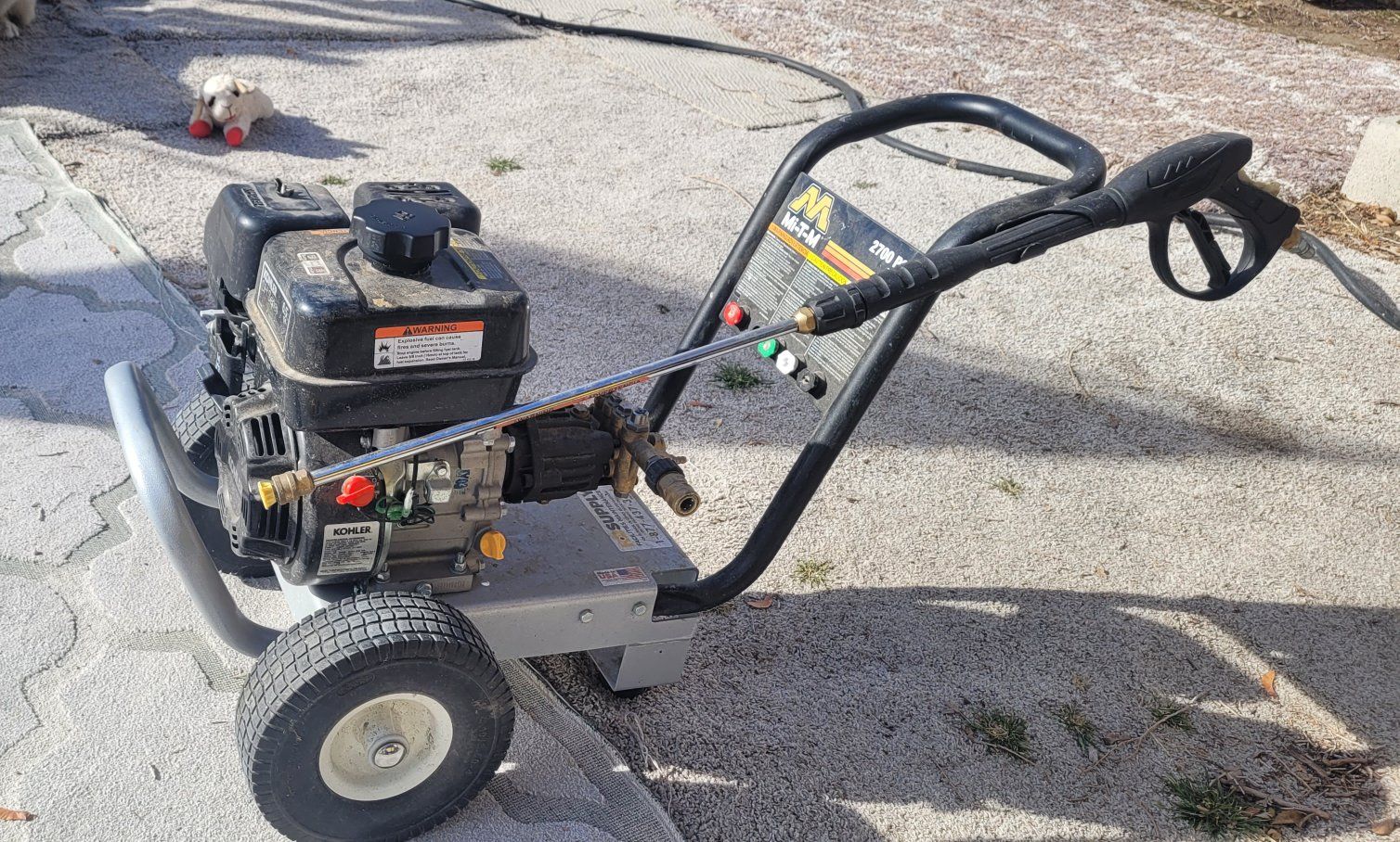 MI-T-M pressure washer 2700 psi with sprayer
Missi