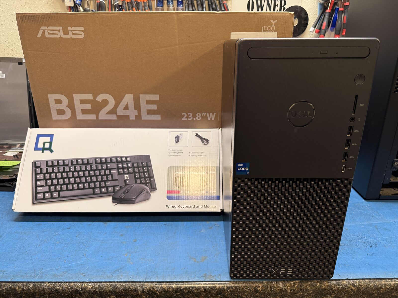 Dell XPS Gaming Desktop complete setup. 24" Monitor with cam and mic,  I7 11th gen, 32gb RAM, RTX 2060, Win 11 with warranty!!