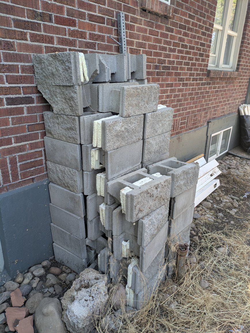 Concrete Retaining Wall Blocks Landscape Pavers all $50