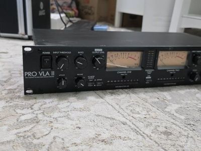 Pro VLA II is a two-channel, tube-driven, Vactrol®-based leveling amplifier. Amazing!