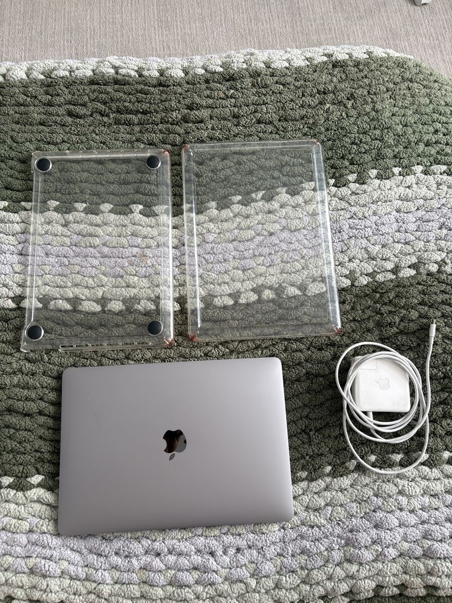 2019 MacBook Pro 13” Touch Bar