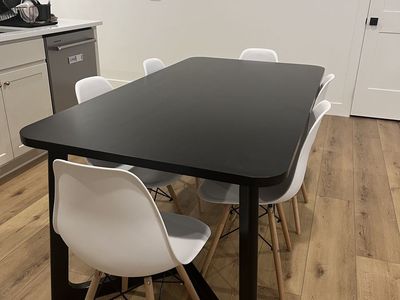 Kitchen Table with 6 Chairs and Cover