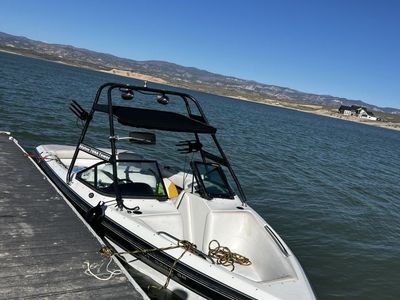 1999 Centurion ski Boat