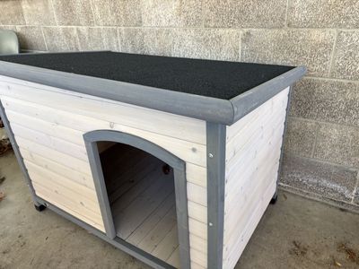 New Doghouse -- Never Used!