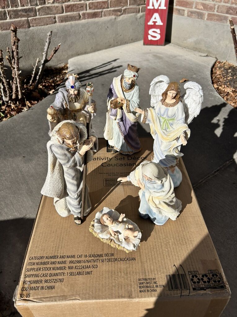 12in Members Mark Nativity- Missing 1 Wiseman