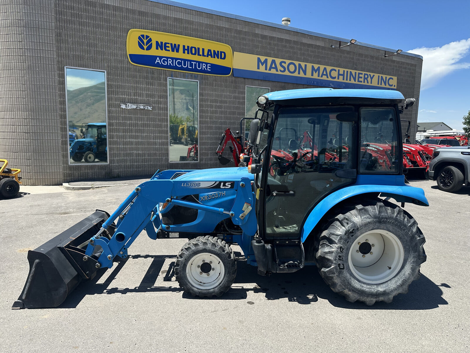 2015 LS XR3037H Compact Tractor