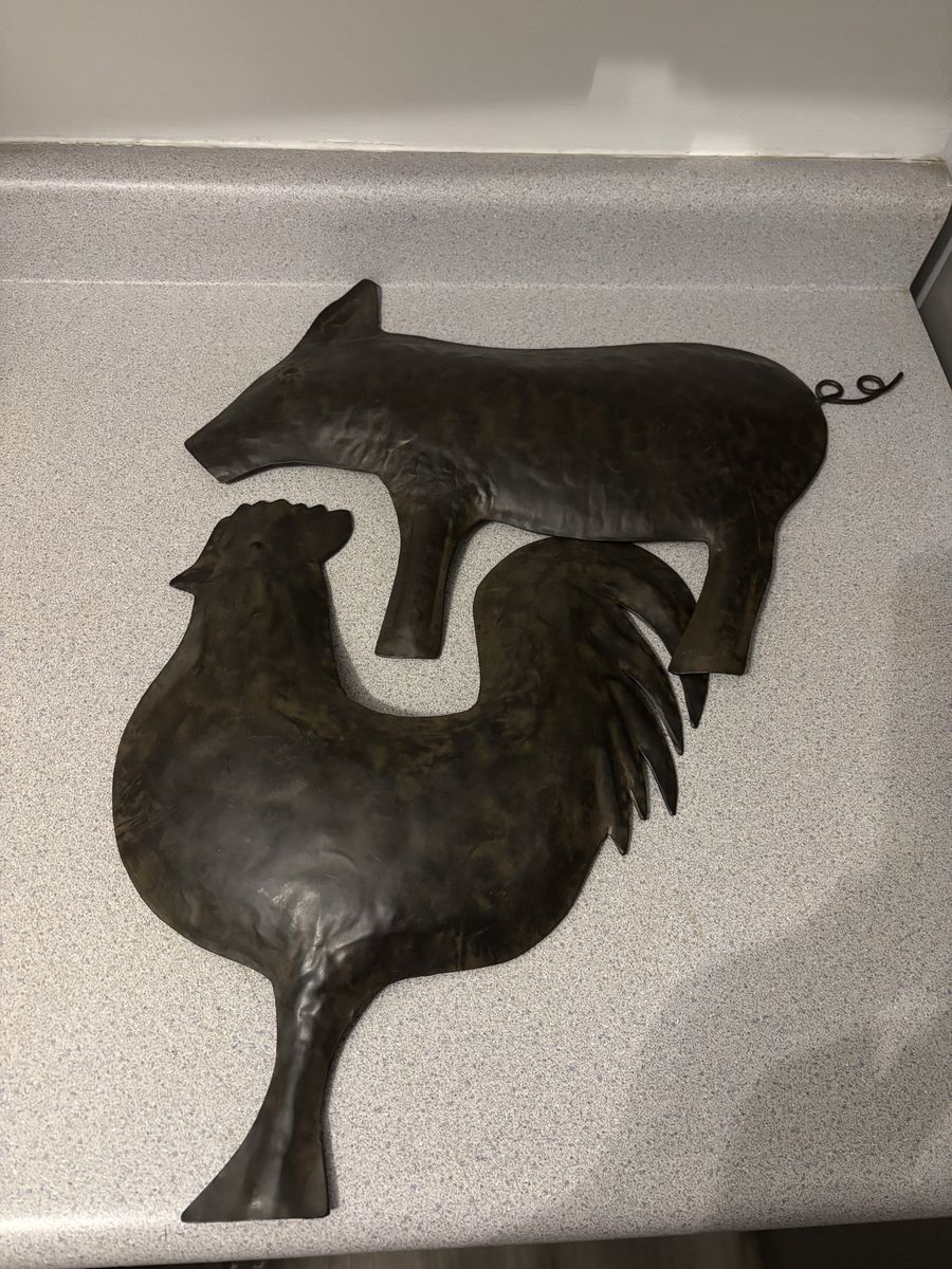 Farmhouse Metal Pig & Rooster Wall Decor Set