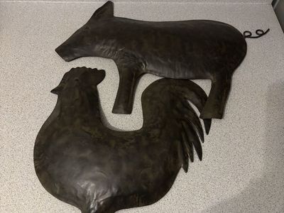 Farmhouse Metal Pig & Rooster Wall Decor Set