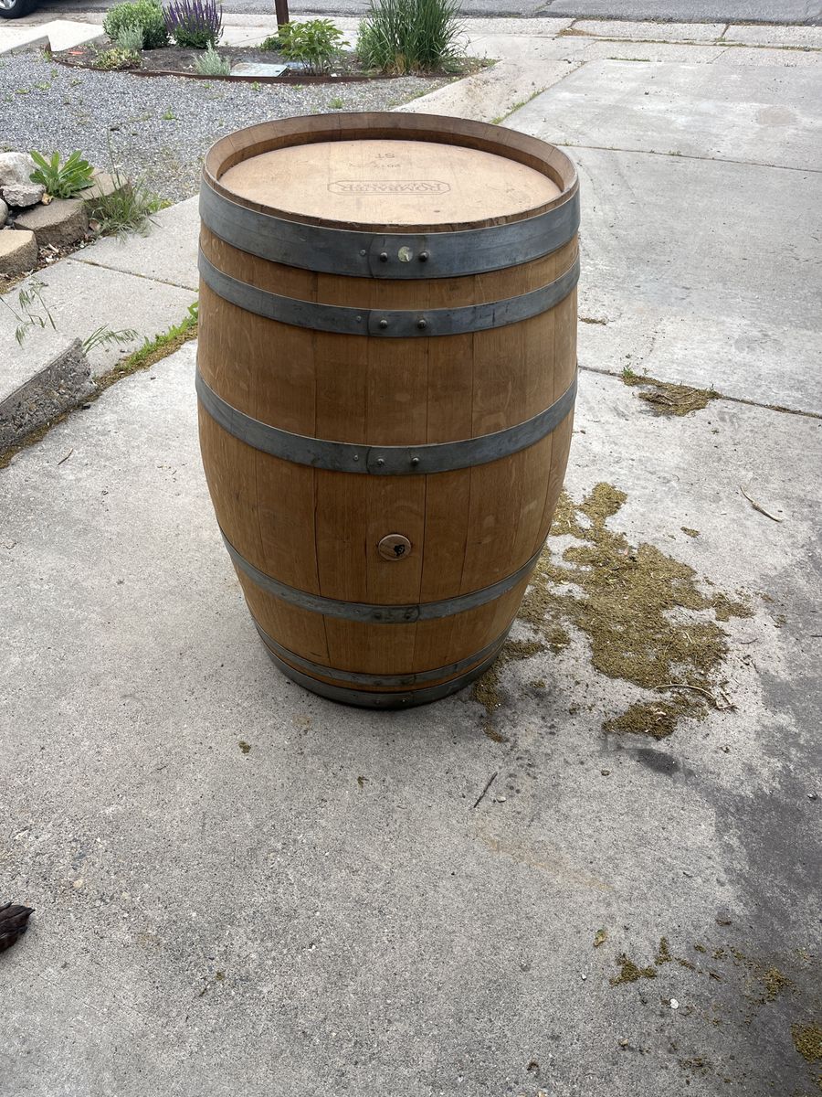 Wine barrel