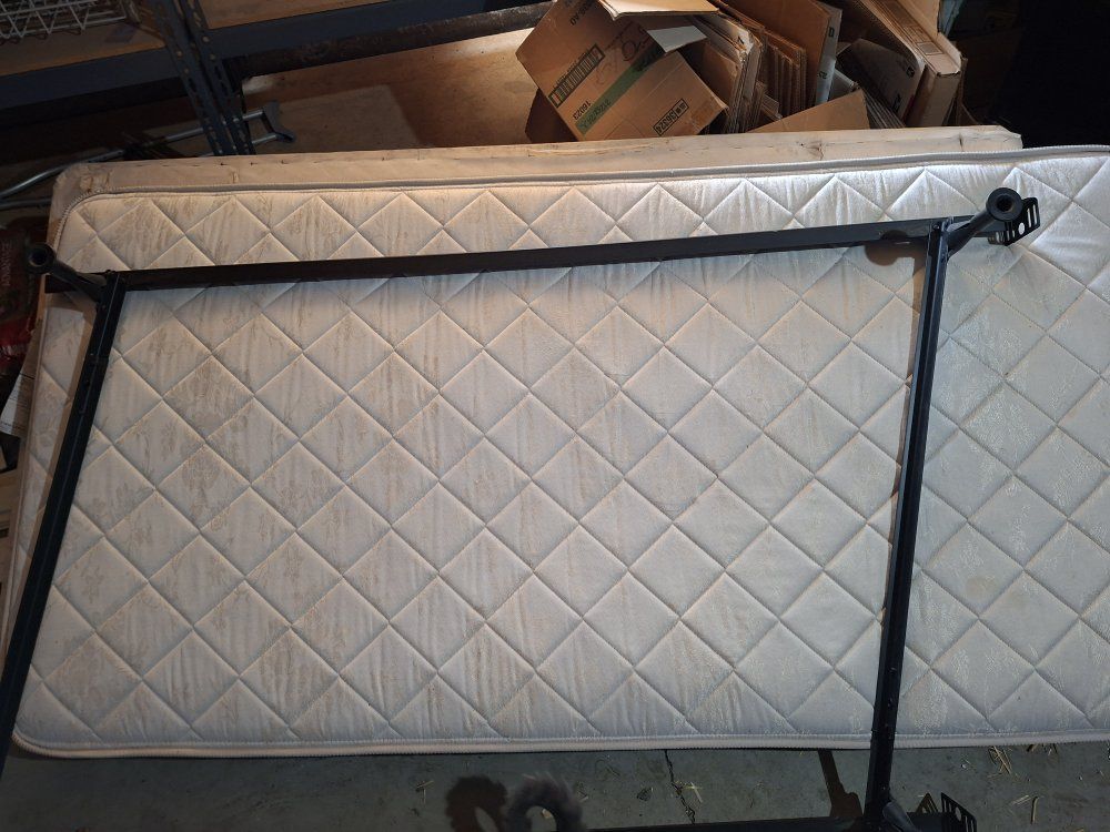 twin mattress metal frame and Board