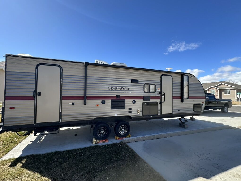 2019 Forest River Grey wolf