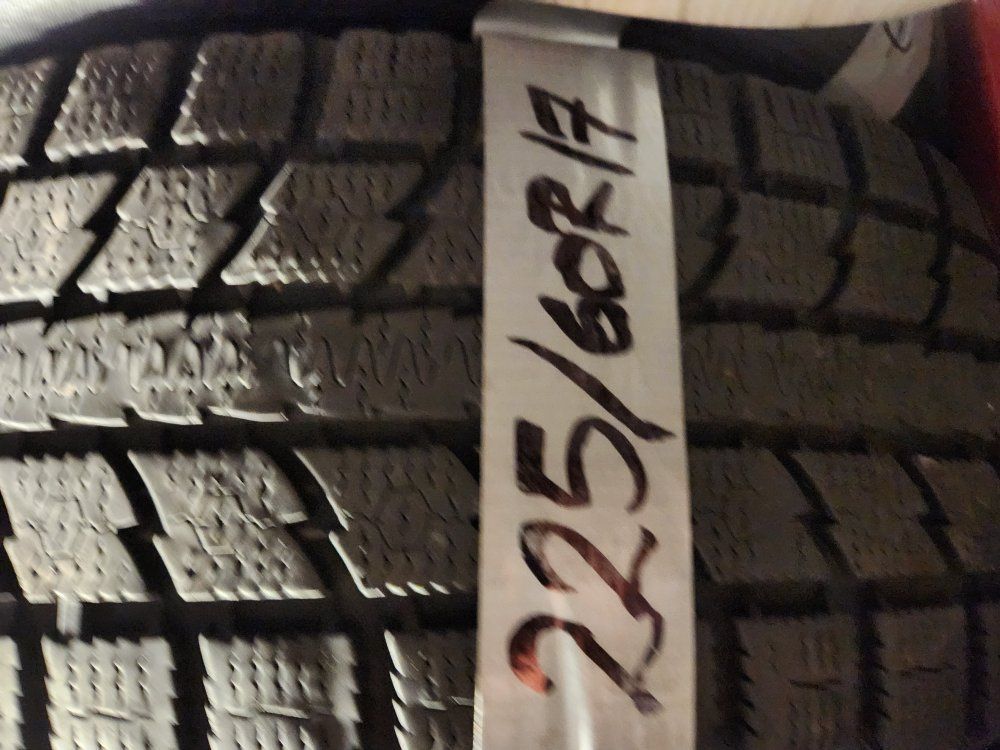 225/60r17 toyo observe