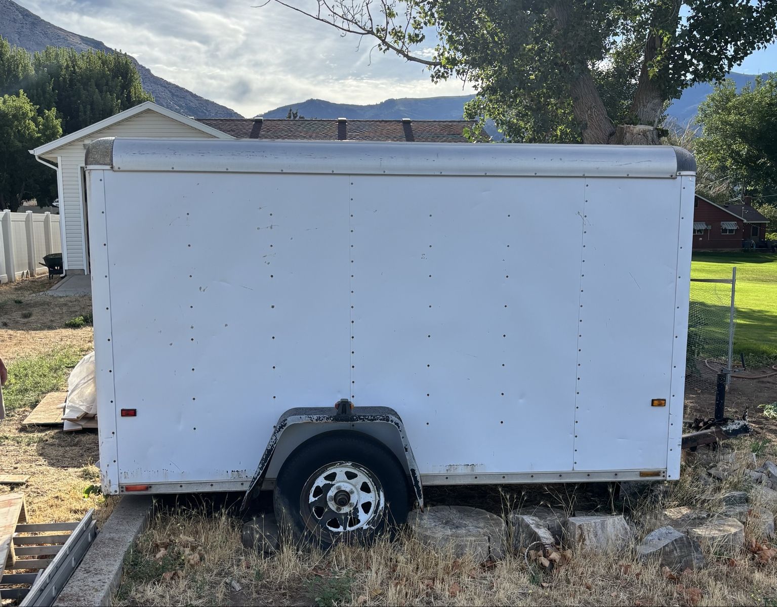 ‘92 Wells Cargo Enclosed cargo trailer
