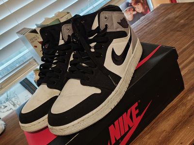 Air Jordan 1 Mid SE - Size 11 - White/Black-Light Steel Grey