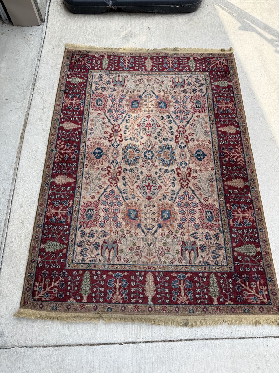 Karastan Samovar 100% Wool Area Rug (4'3" x 6') - Persian Vase Design