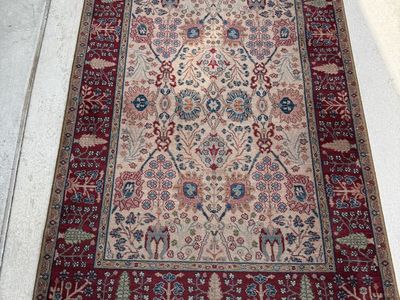 Karastan Samovar 100% Wool Area Rug (4'3" x 6') - Persian Vase Design