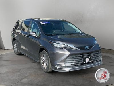 2022 TOYOTA SIENNA XLE 8-Passenger