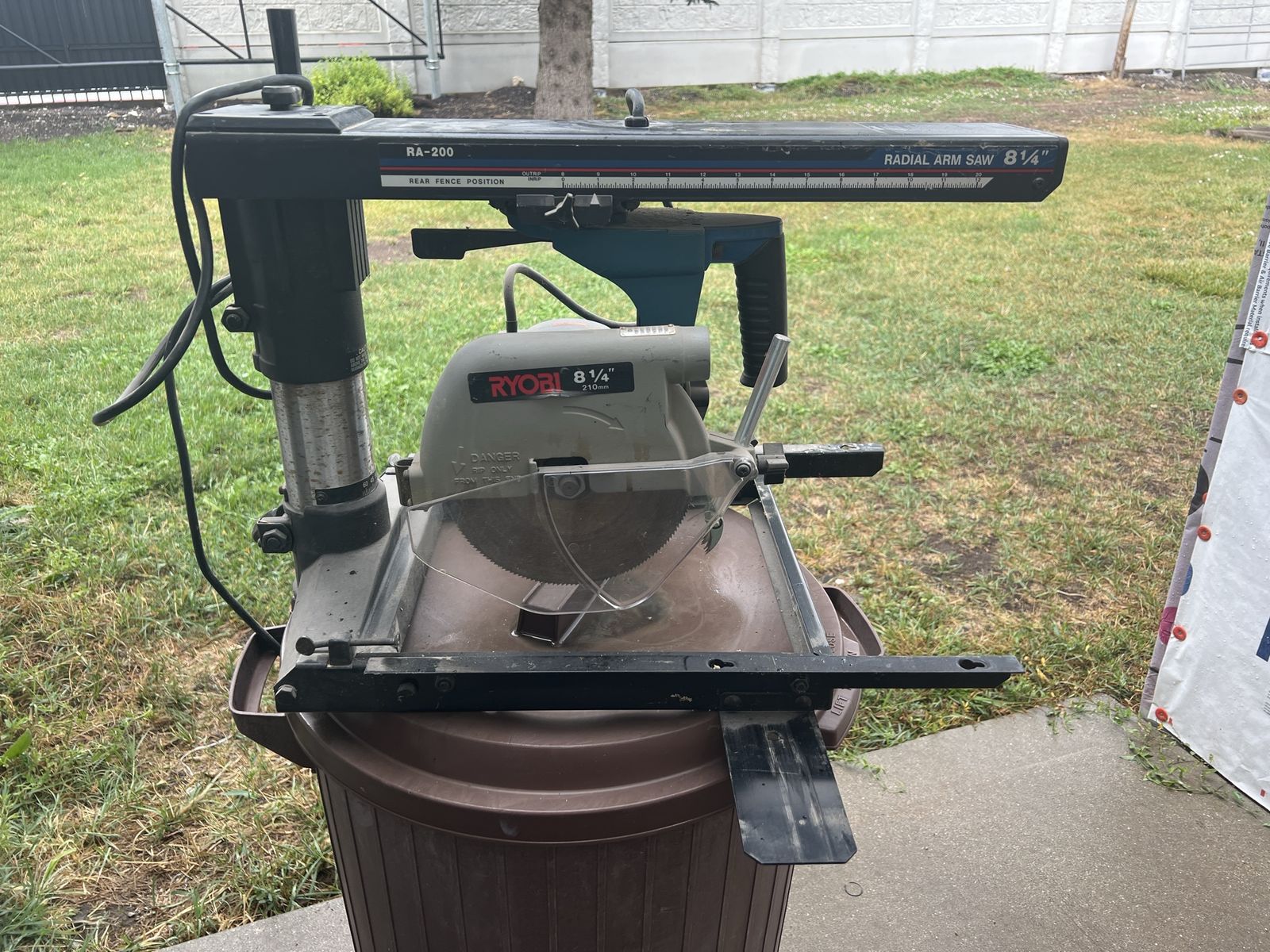 Ryobi RA-200 8 1/4” Radial Arm Saw