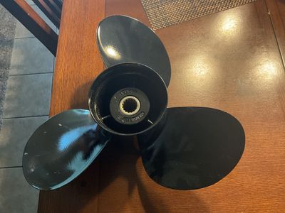 Michigan Wheel Propeller 031064 15” x 17 Pitch