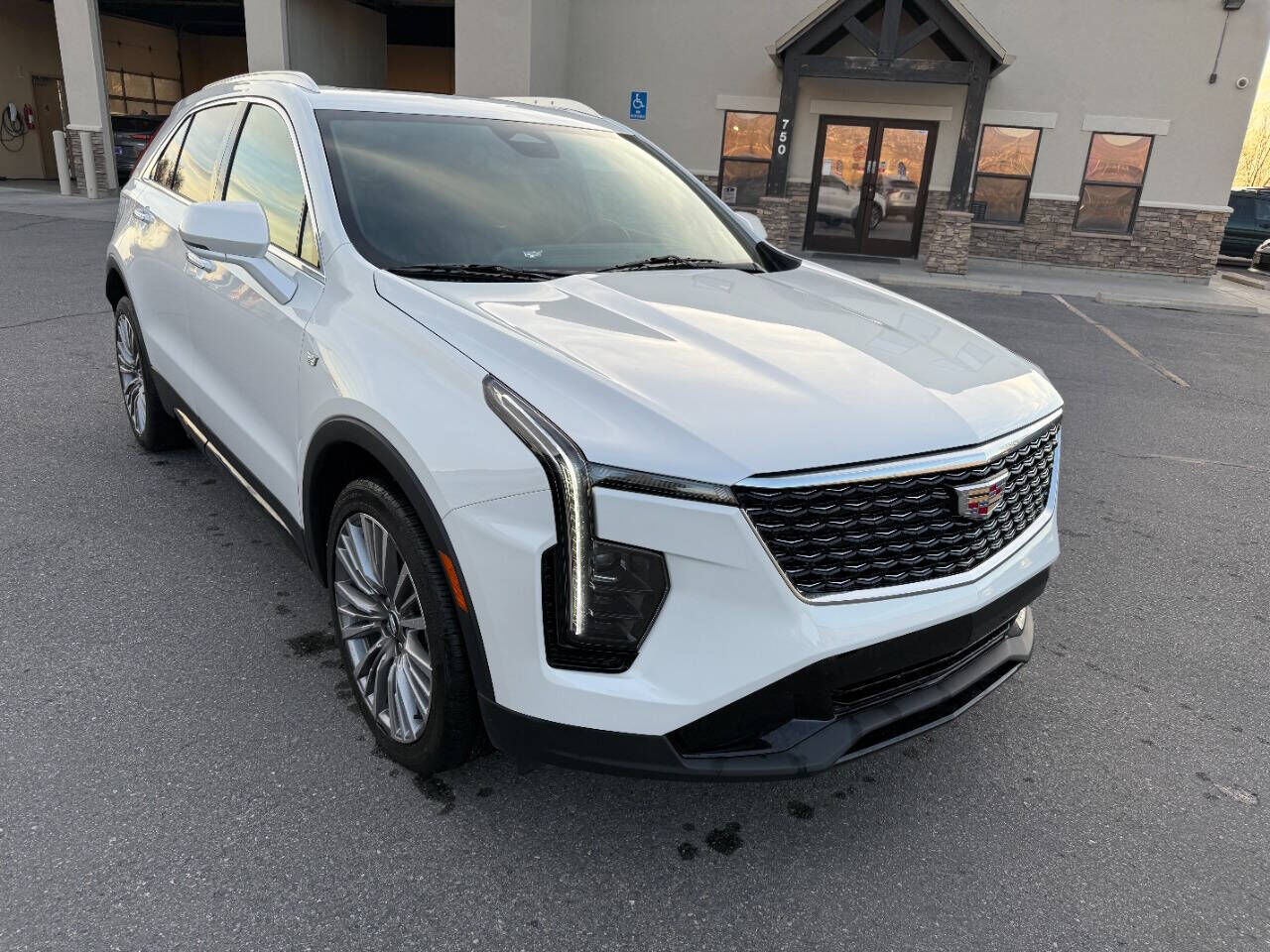 2024 Cadillac XT4 Premium Luxury