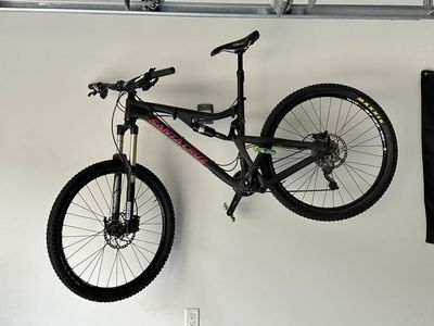 Santa Cruz Bronson Carbon C Full Suspension Mountain Bike with RockShox and Maxxis Tires