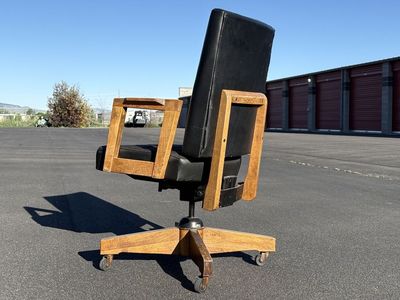 Vintage Mid Century Modern desk armchair. Made by Gunlocke. Rolling swivel rocking office 70’s MCM