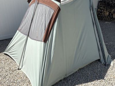 Kirkhams Springbar tent bedroom