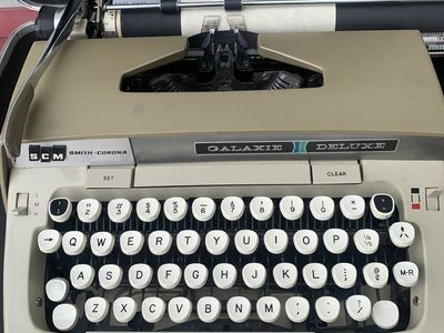 Manual typewriter Smith Corona galaxy deluxe