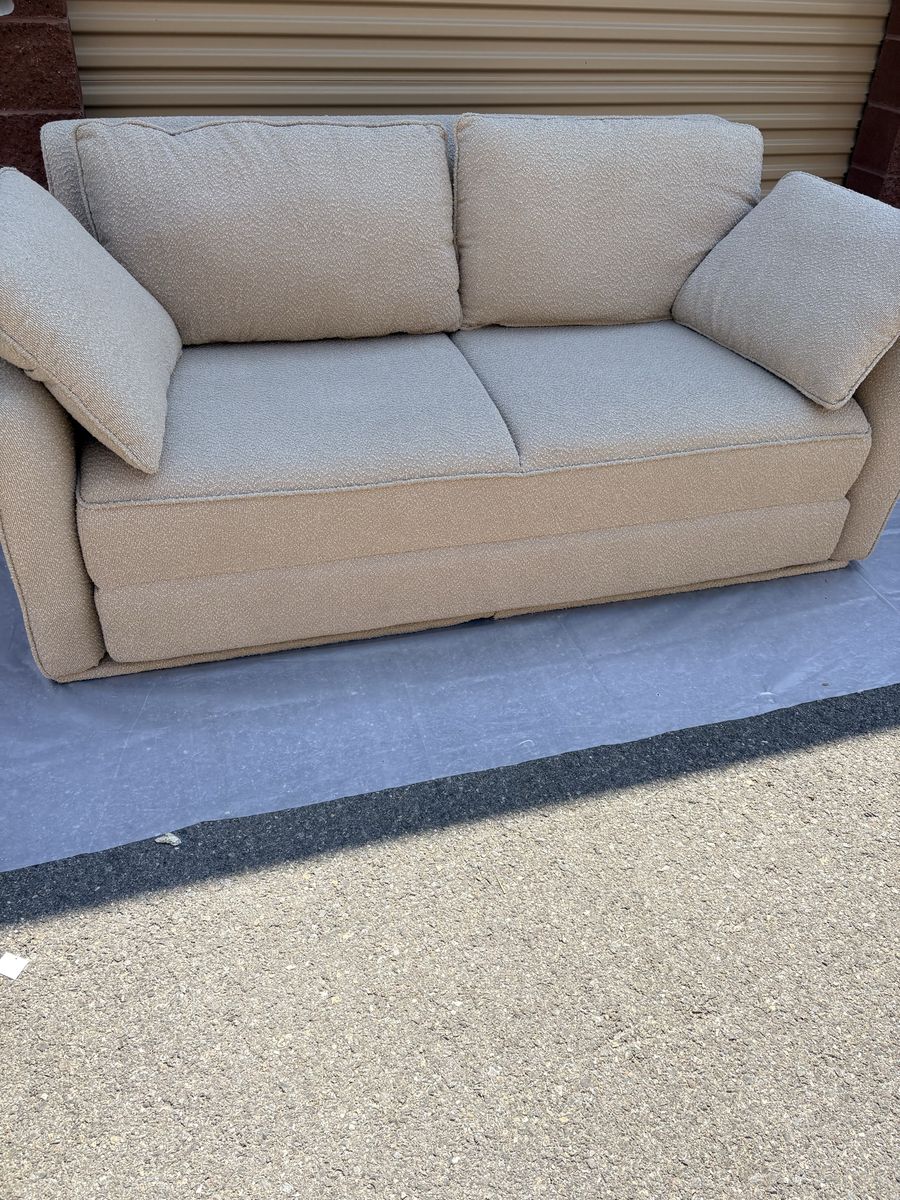 Sol Place Sunset, Queen Sofa Bed