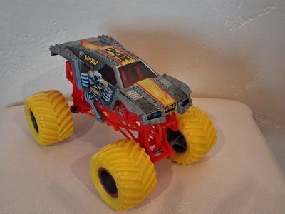 Spin Master Monster Jam Maximum Destruction Max-D Toy Monster Truck