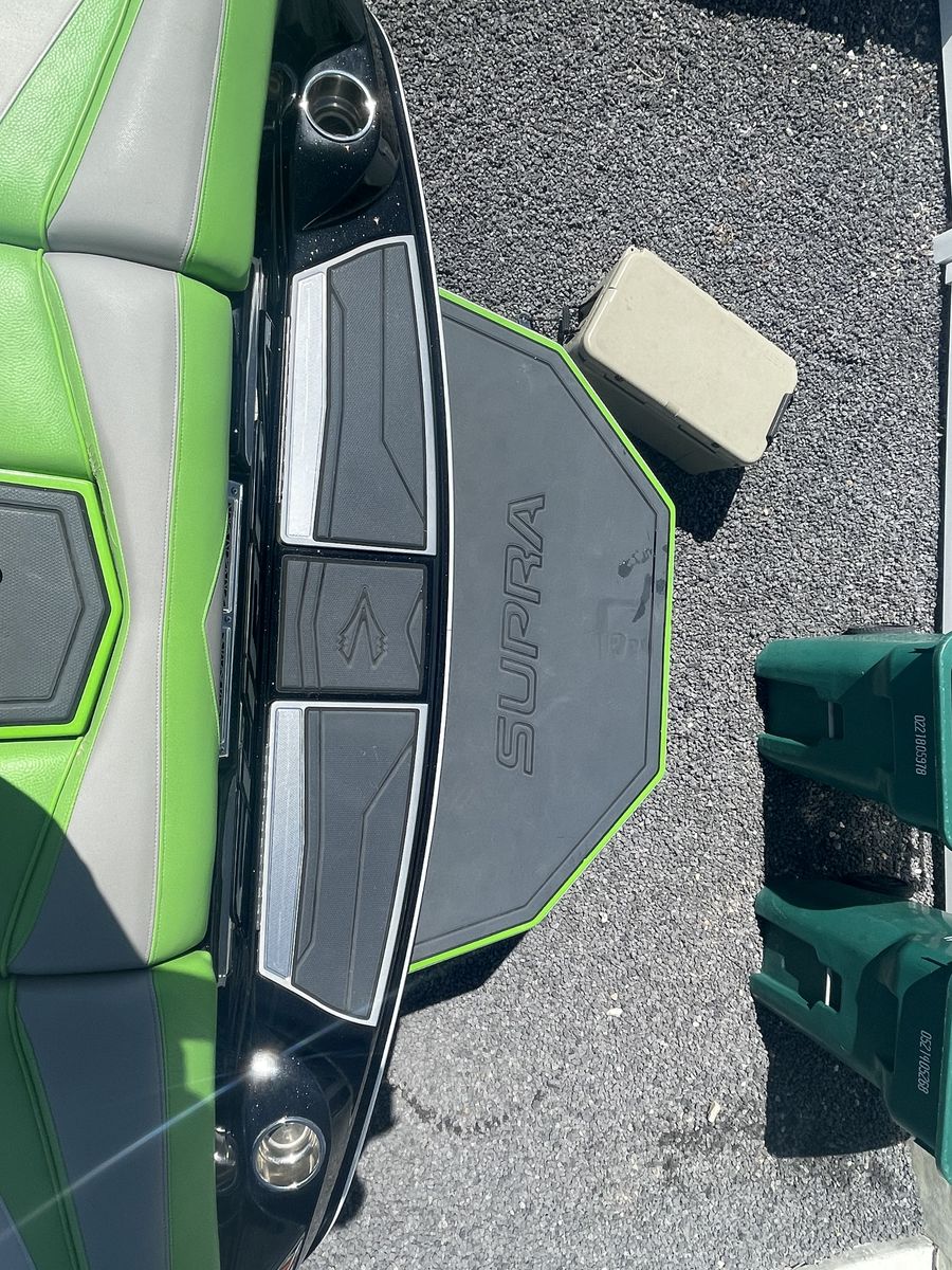 Main image 6