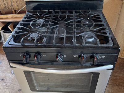 Frigidaire Stainless Steel Gas Range with 5 Burners & Oven