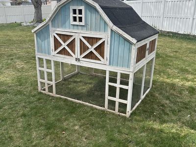Med. size chicken coop