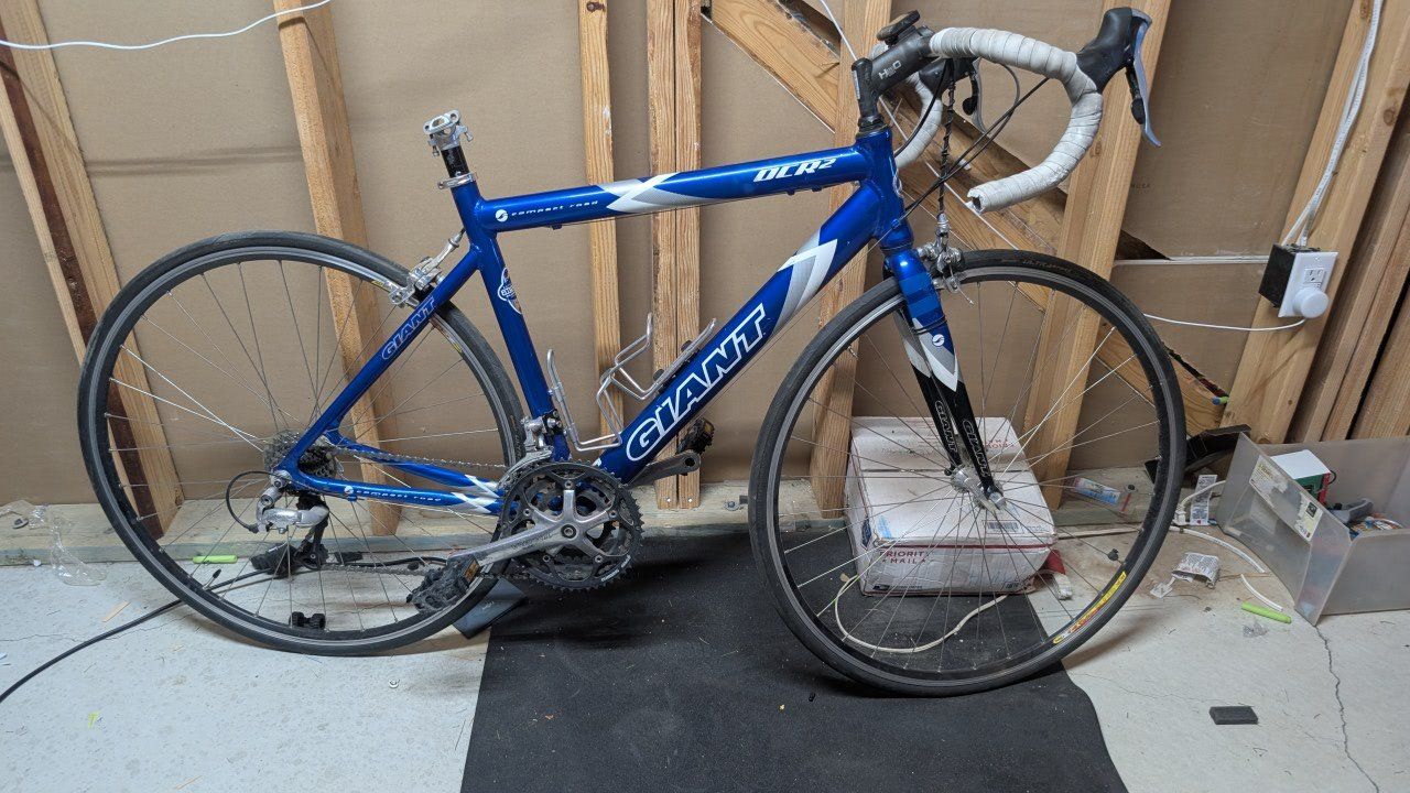 Giant DCR2 road bike