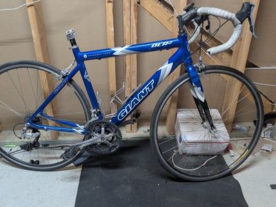 Giant DCR2 road bike
