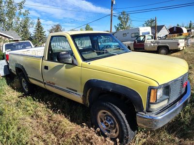 GMC Sierra 2500 1990s Yellow Pickup Truck - Project Vehicle / Parts Truck