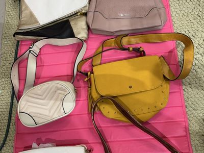 Women handbags lot