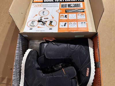 ThirtyTwo Women's STW Boa Snowboard Boots - Black/orange - US Size 8.0